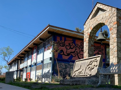 Estudiantes de la Normal de Atequiza exigen mejores condiciones en sus aulas