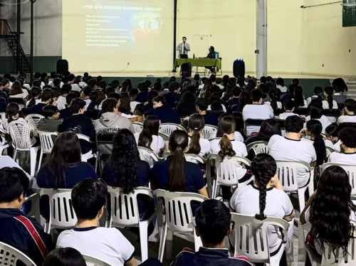 Más de 300 estudiantes de Zapotlanejo participan en jornadas de concientización sobre autoestima, valores y prevención de adicciones