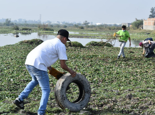 Se unen autoridades y sociedad civil para limpiar presas en El Salto