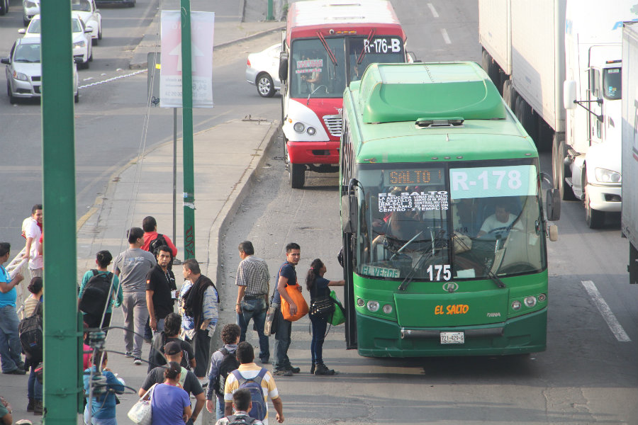 Colapsa Transporte Público