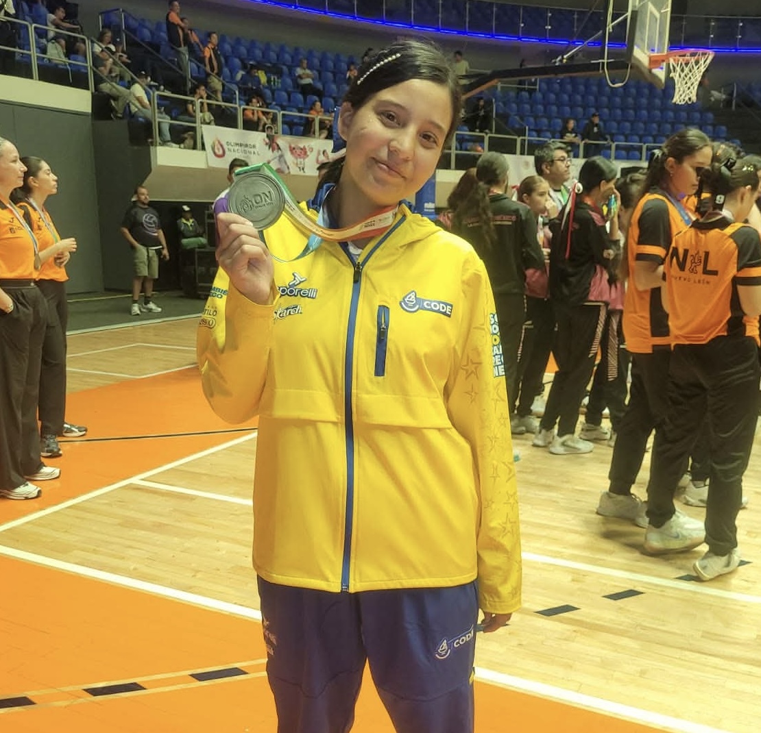 De El Salto al podio nacional: El vuelo de Leslie Valentina en el voleibol