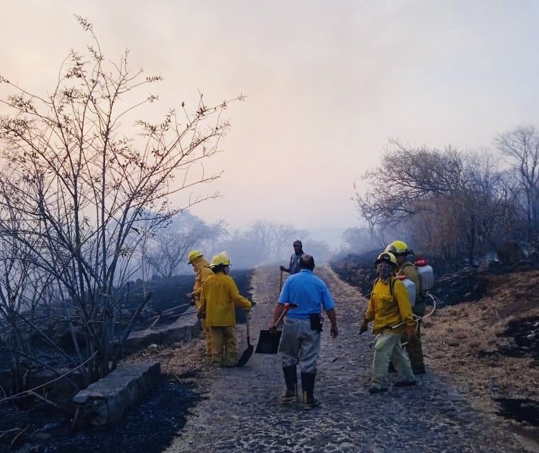Declaran extinguido incendio en Cerro de Santa Fe en Zapotlanejo