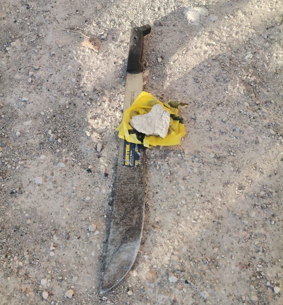 Detienen en La Azucena a hombre que agredía con machete a personas en la vía pública