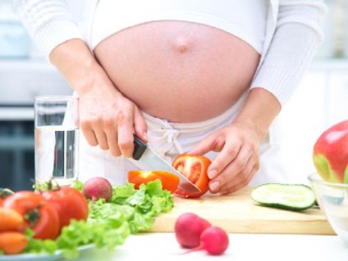 Dieta alta en grasa en embarazo puede afectar salud