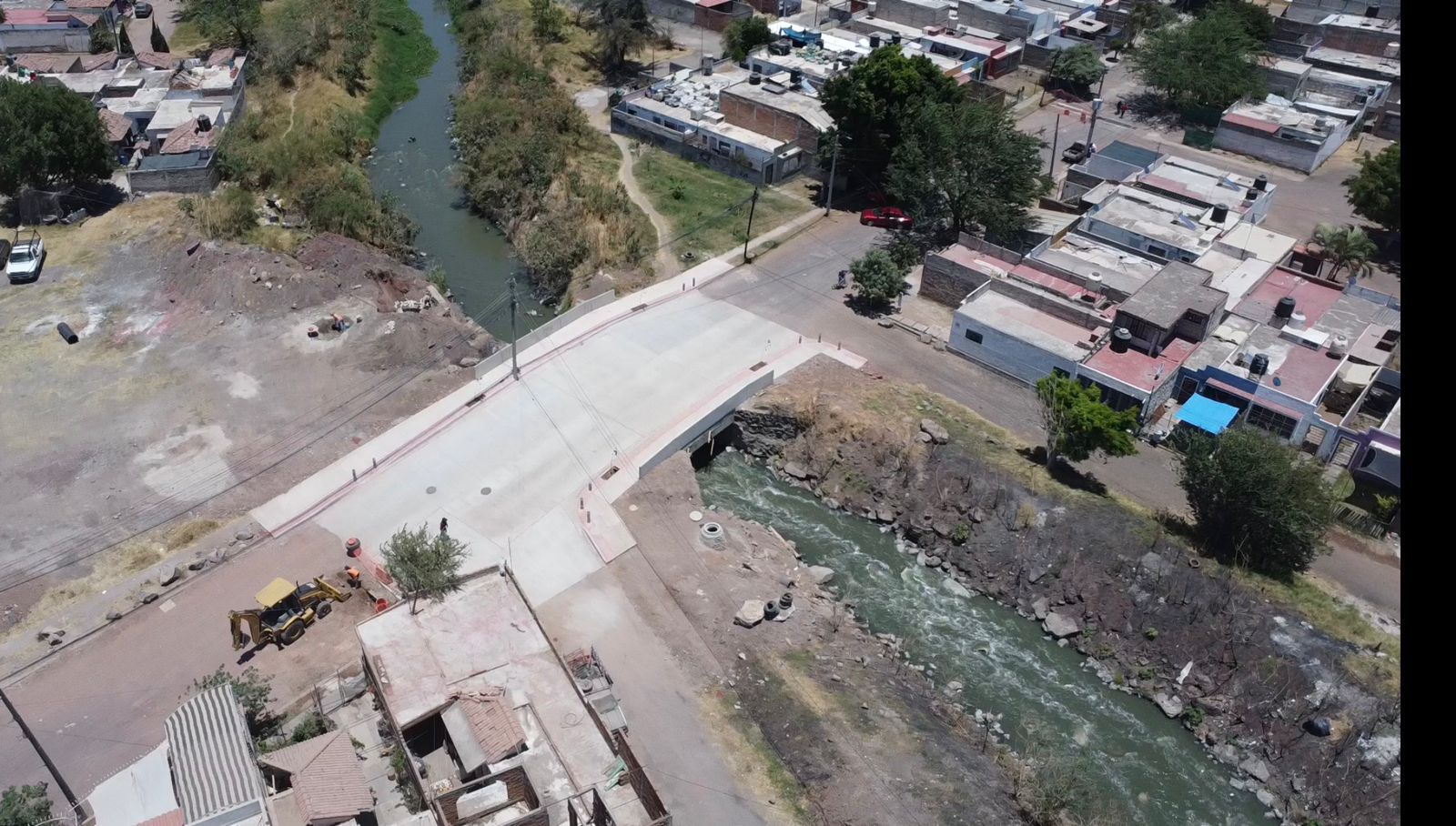 El Salto: inauguran nuevo puente en Jardines del Castillo