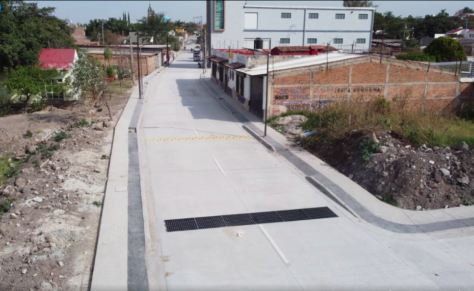 Entregan remodelación de calles en Juanacatlán que desahogan tráfico en Cabecera