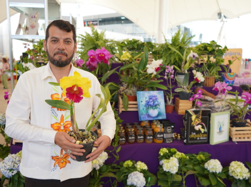Identidades: Guillermo Rodríguez, un juanacatlense referente en las orquídeas