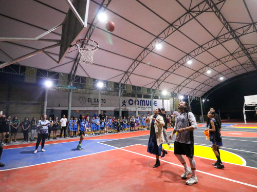 Inauguran Domo en El Salto para práctica de baloncesto y voleibol