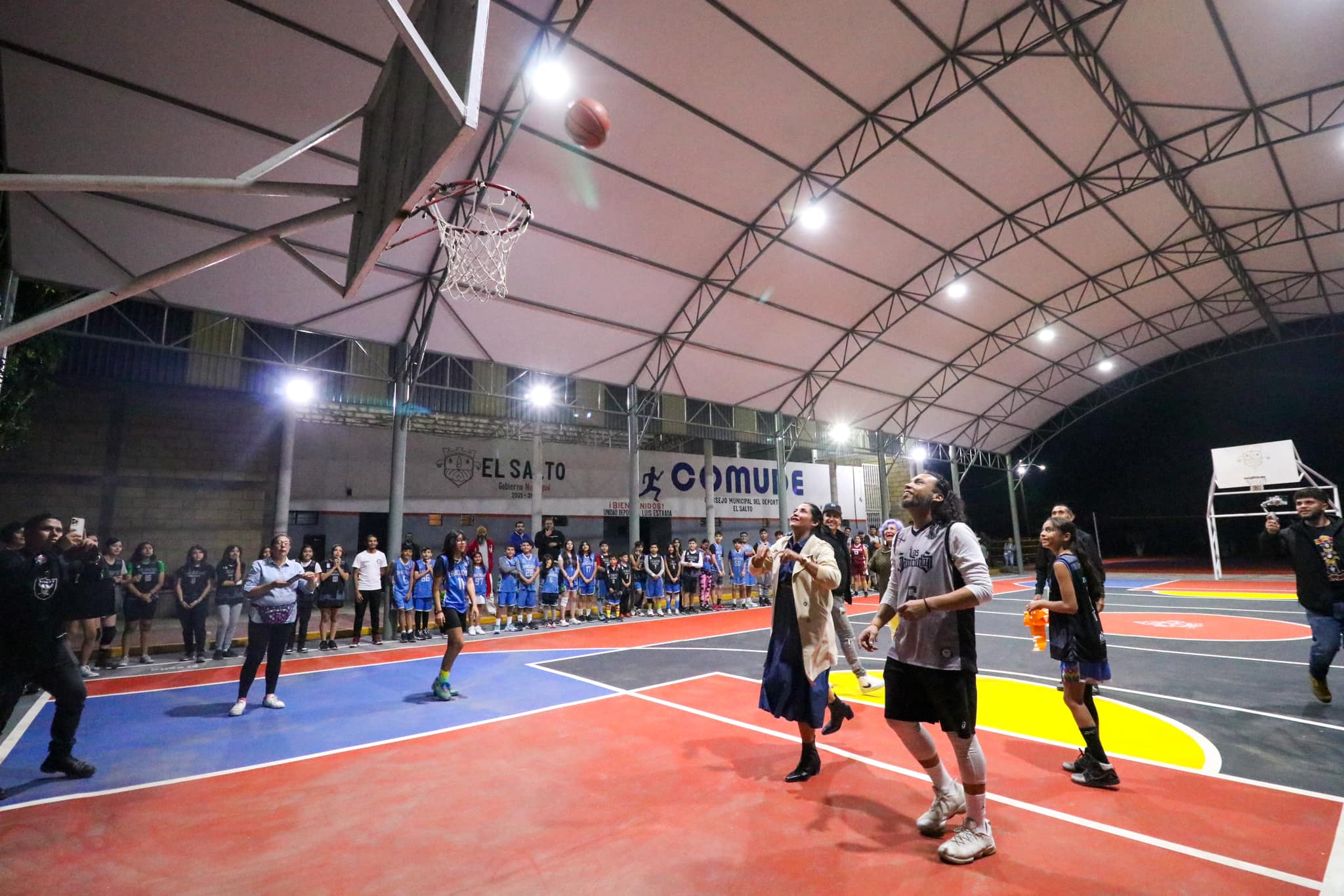 Inauguran Domo en El Salto para práctica de baloncesto y voleibol