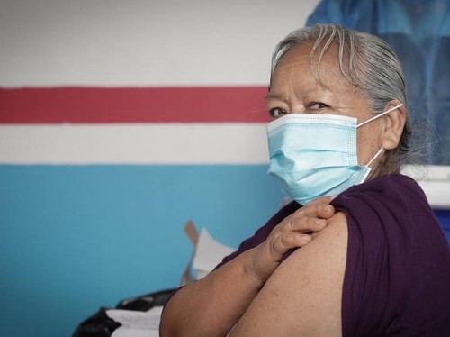 Inicia en Jalisco vacunación de adultos mayores