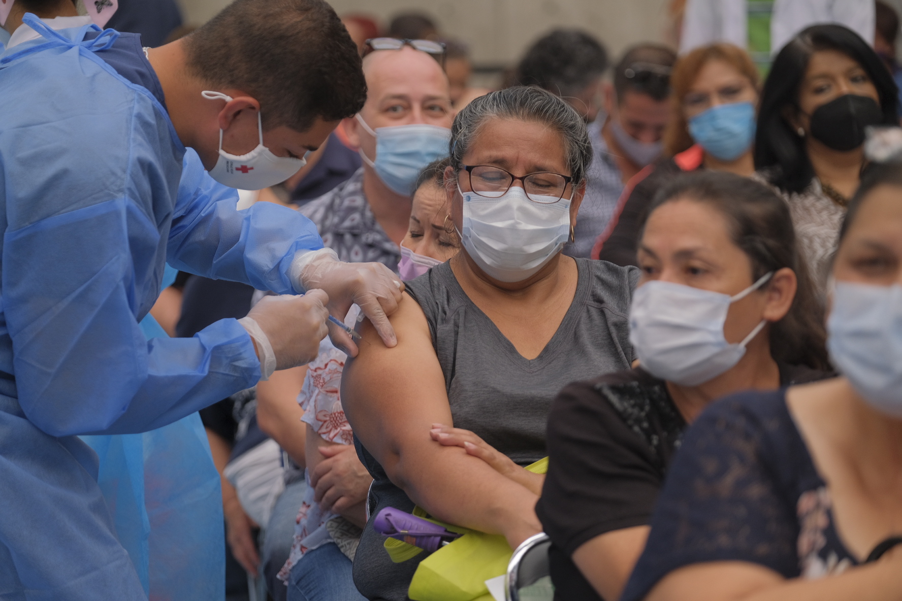 Inició en Jalisco vacunación para personas de 40 a 49 años
