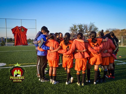 Pequeñas Golden representan a El Salto en Liga de Futbol Femenil del Bajío