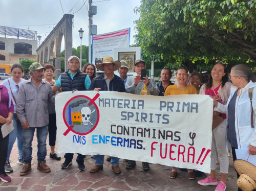 Vecinos de Juanacatlán denuncian contaminación de destiladora