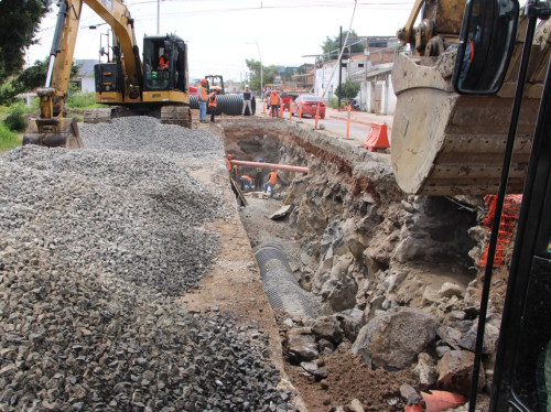 Avanza construcción de colector sanitario en la Cabecera Municipal de El Salto