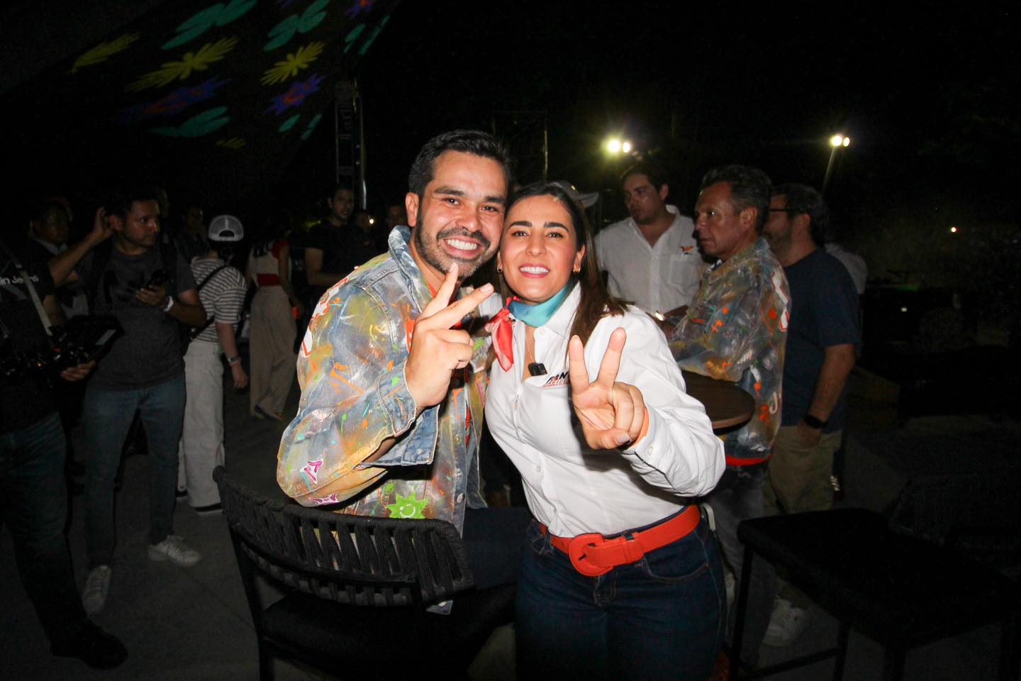 Vota naranja para defender la democracia