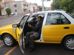 Casimiro Aceves, taxista
