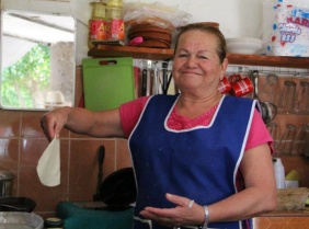 Martha Torres, comerciante de comida en Juanacatlá